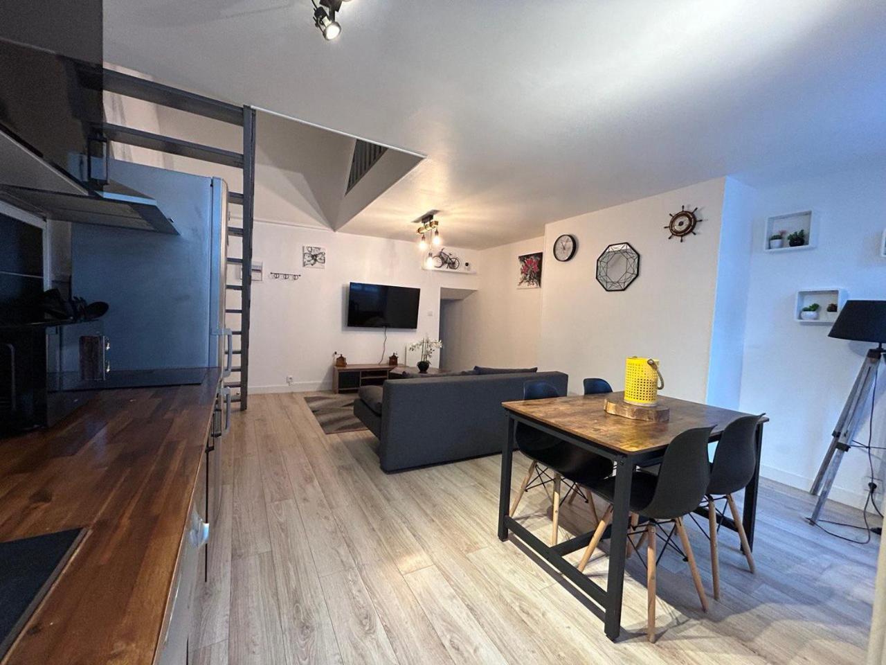 Apartamento La Casa Tres - Cosy In The Very Centre Port Cherbourg-en-Cotentin Exterior foto